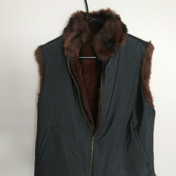 Faux fur lined vest - Picture 3 of 4